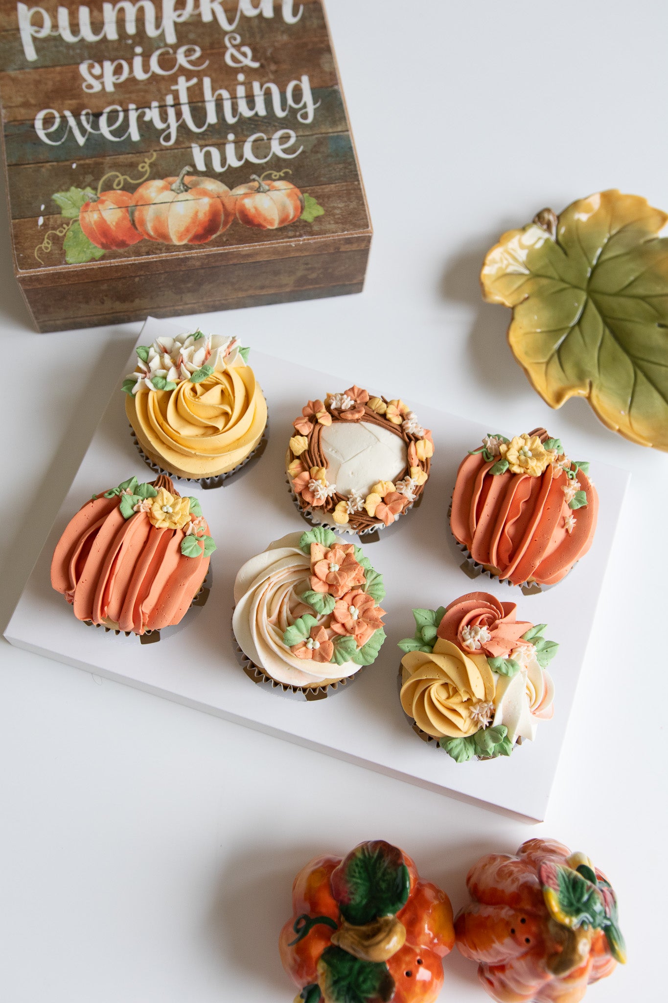 Fall Floral Cupcake Decorating Workshop